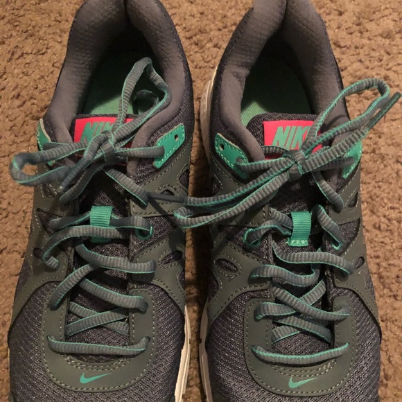 Women’s Nike revolution 2 shoes - Picture 4 of 6